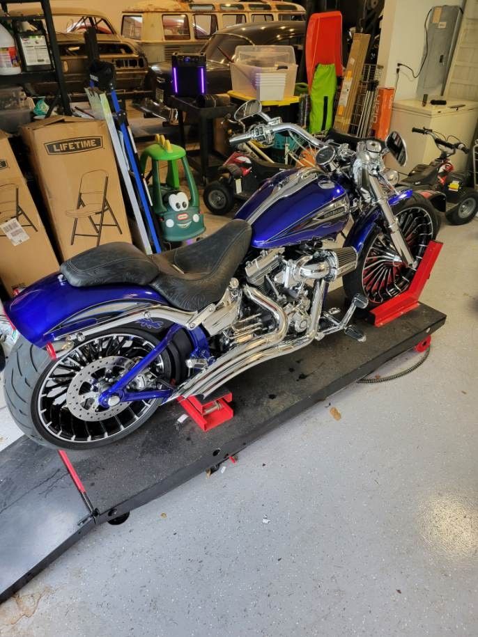 2014 Harley davidson CVO BREAKOUT