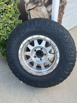 NITTO 285/75R17 Tire