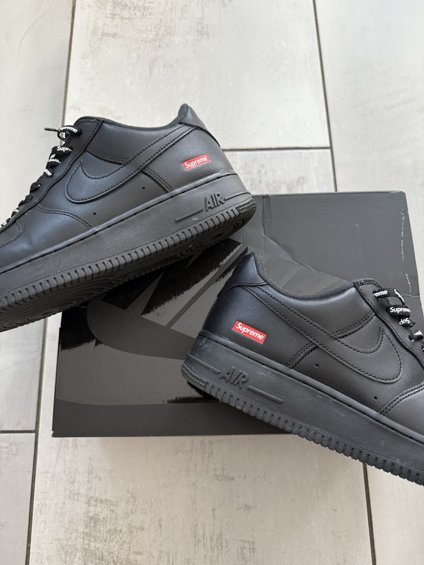 Supreme X Air Force 1s Low ‘Black’