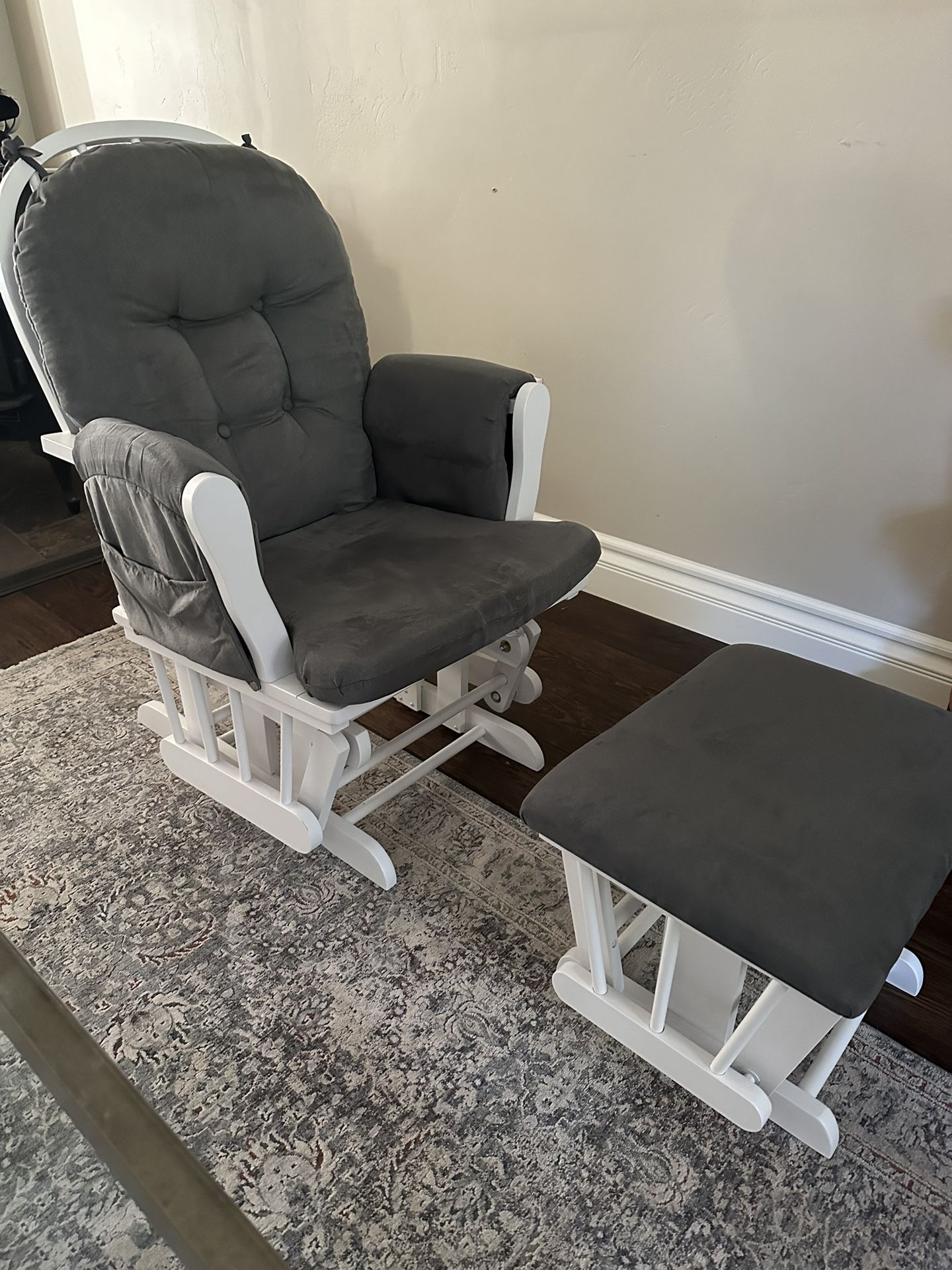 Storkcraft Premium Rocking Chair Ottoman