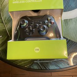 Rechargeable Wireless Controller For Xbox One And Chargers 