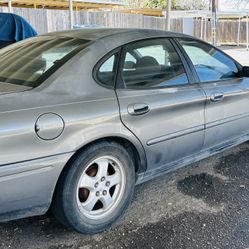2005 Ford Taurus