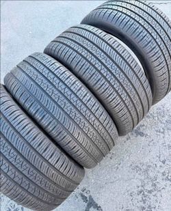 255 45 20 Pirelli Tires Con 80% de Vida Las 4