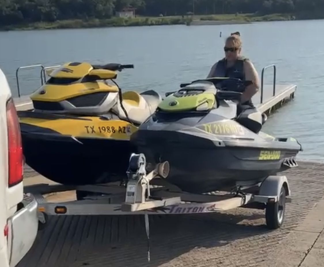 2 Seadoo Jet skis And Trailer 