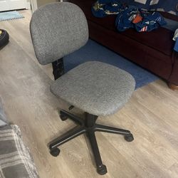 Good Condition Gray Office Chair Great Moving Deal 
