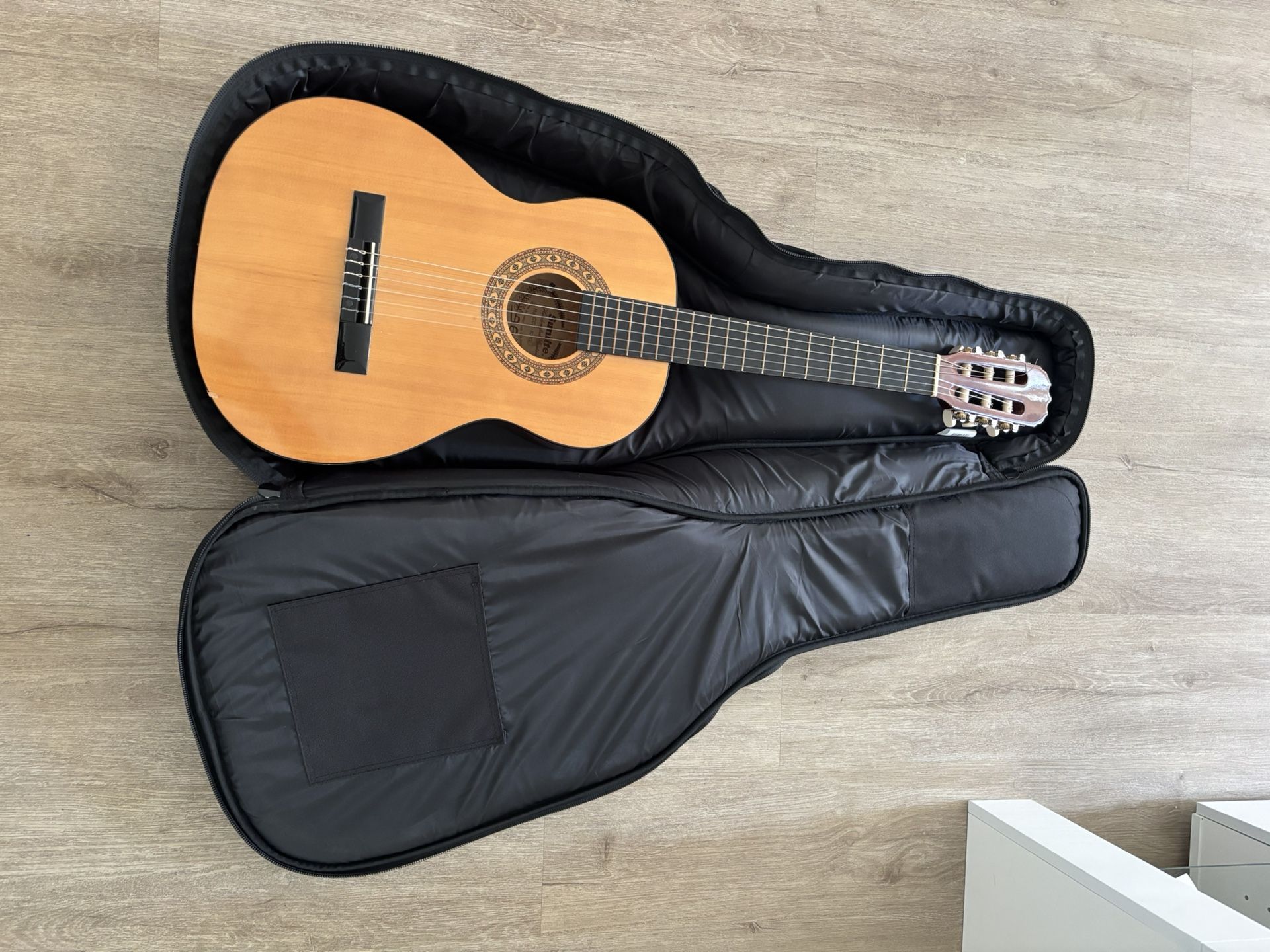 SUNLITE ACOUSTIC GUITAR