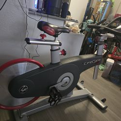 lifetime fitness life cycle gx