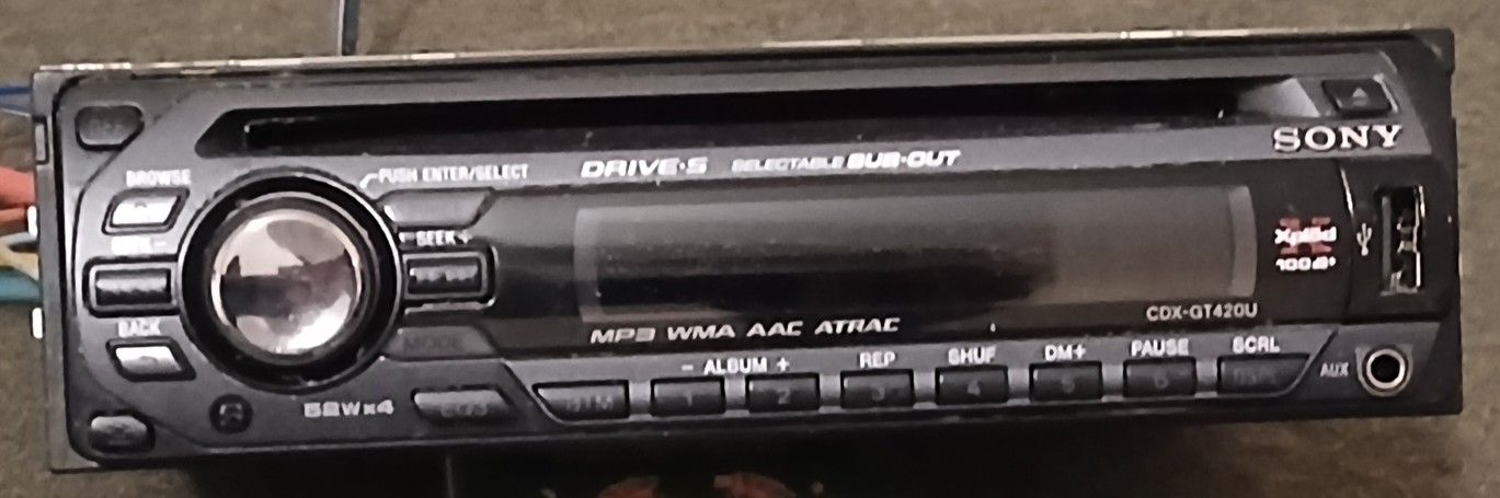 Sony Car Stereo CDX GT420U & Remote Control
