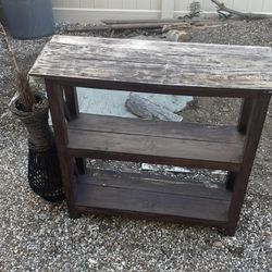 3 Table Desk Comes With Vase 
