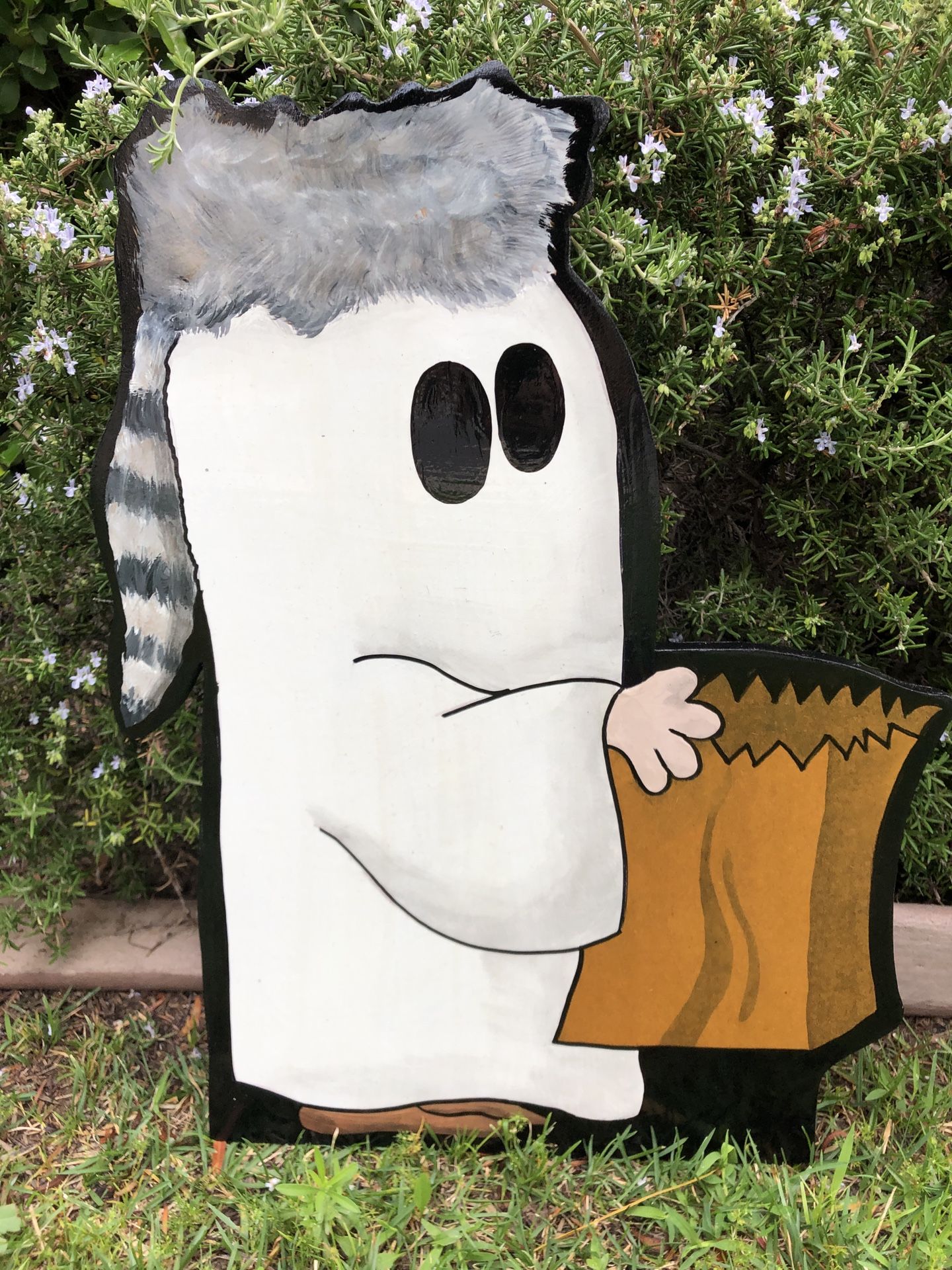 RACCOON HAT GHOST - PEANUTS GREAT PUMPKIN HALLOWEEN LAWN ART