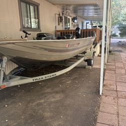 2009 V16 Tracker boat