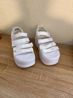 Nike women’s Sandals