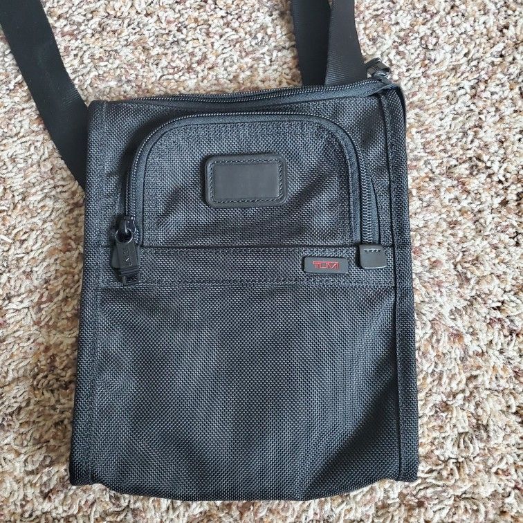 Tumi Black Nylon Alpha 2 Pocket Messenger Bag