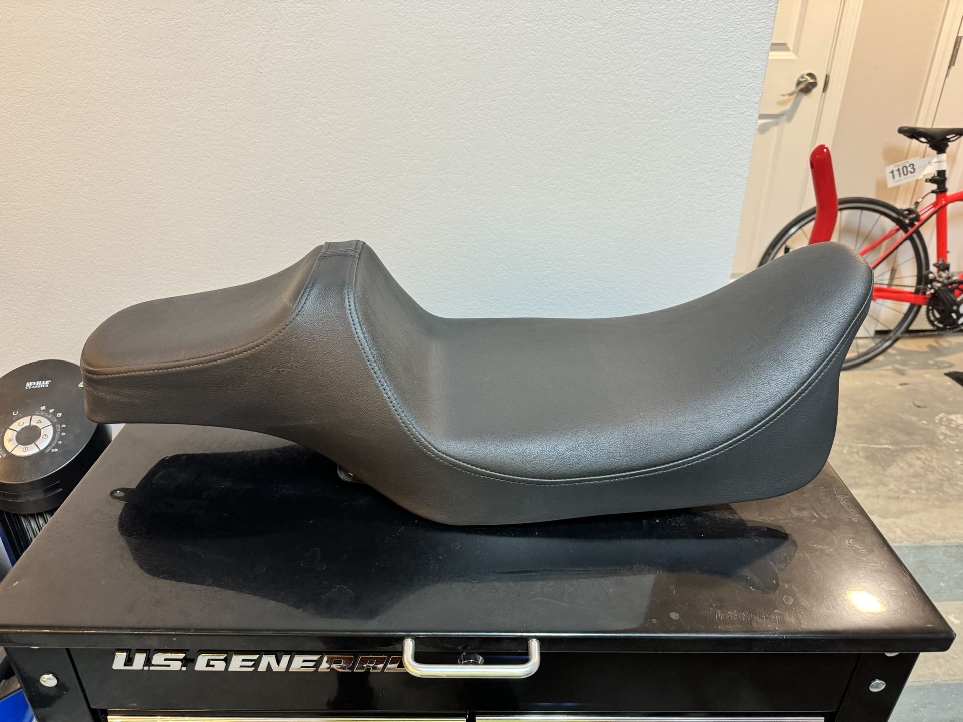 Harley-Davidson/ Drag Specialties Predator 3 Extended Reach Seat.