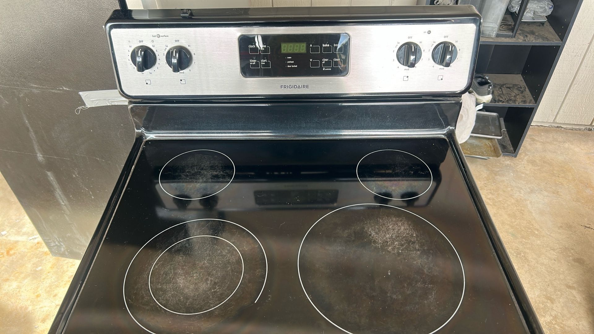 Frigidaire electric stove. $350Price Is Negotiable. I will trade for 14 karat gold.