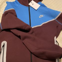 Brand New Nike Tech Burgundy Crush/light Blue 