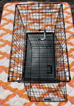 Wire dog crate