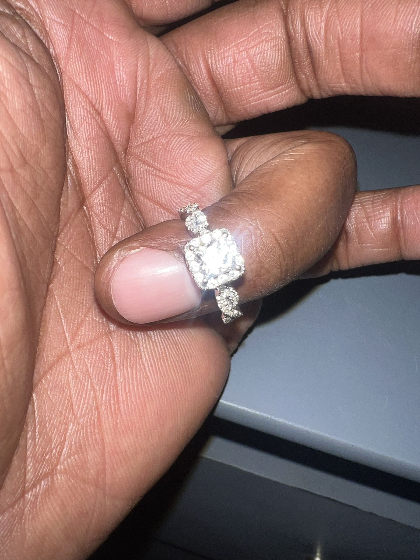 1 And A Half Carrots White Gold And Diamond 💍from Kays jewelry Have Papers 📑 And Everything Brand New