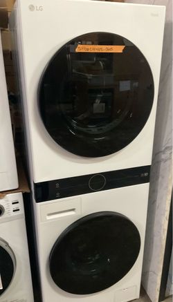 New LG 2.4 CuFt Washer 4.2 cu ft Dual inverter Electric Dryer Washtower Center in White.