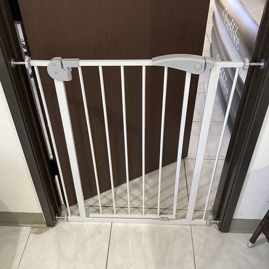 Brand New $40 Baby Safety Gate 35” Tall for 29-32” Wide Doorways Stairs, Walk Thru Metal Pet Dog Fence