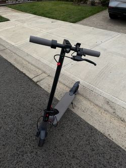 Electric scooter, barely used