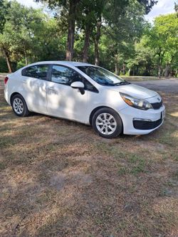 2016 Kia Rio mechanic special 2,500 O.B.O