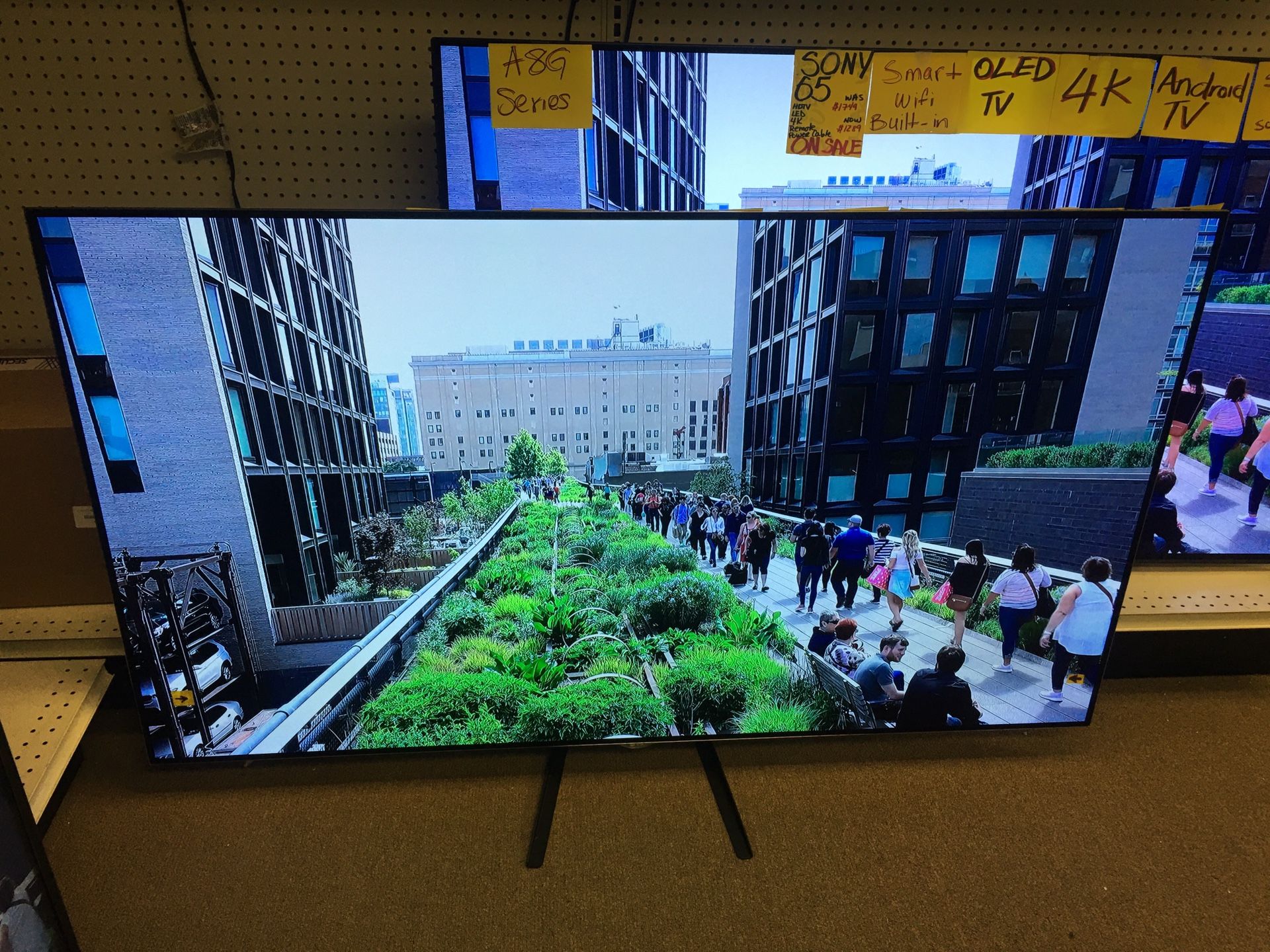 LG 65” HDTV LED 4K 3D Smart Tv Built In WiFi Model 65EF9500 449 for