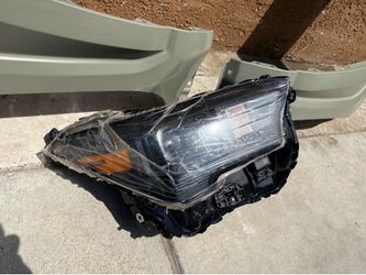 2024-2026 Tacoma Right Headlight