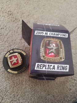 Biggio & Bagwell Ring & Hall Of Fame Statue