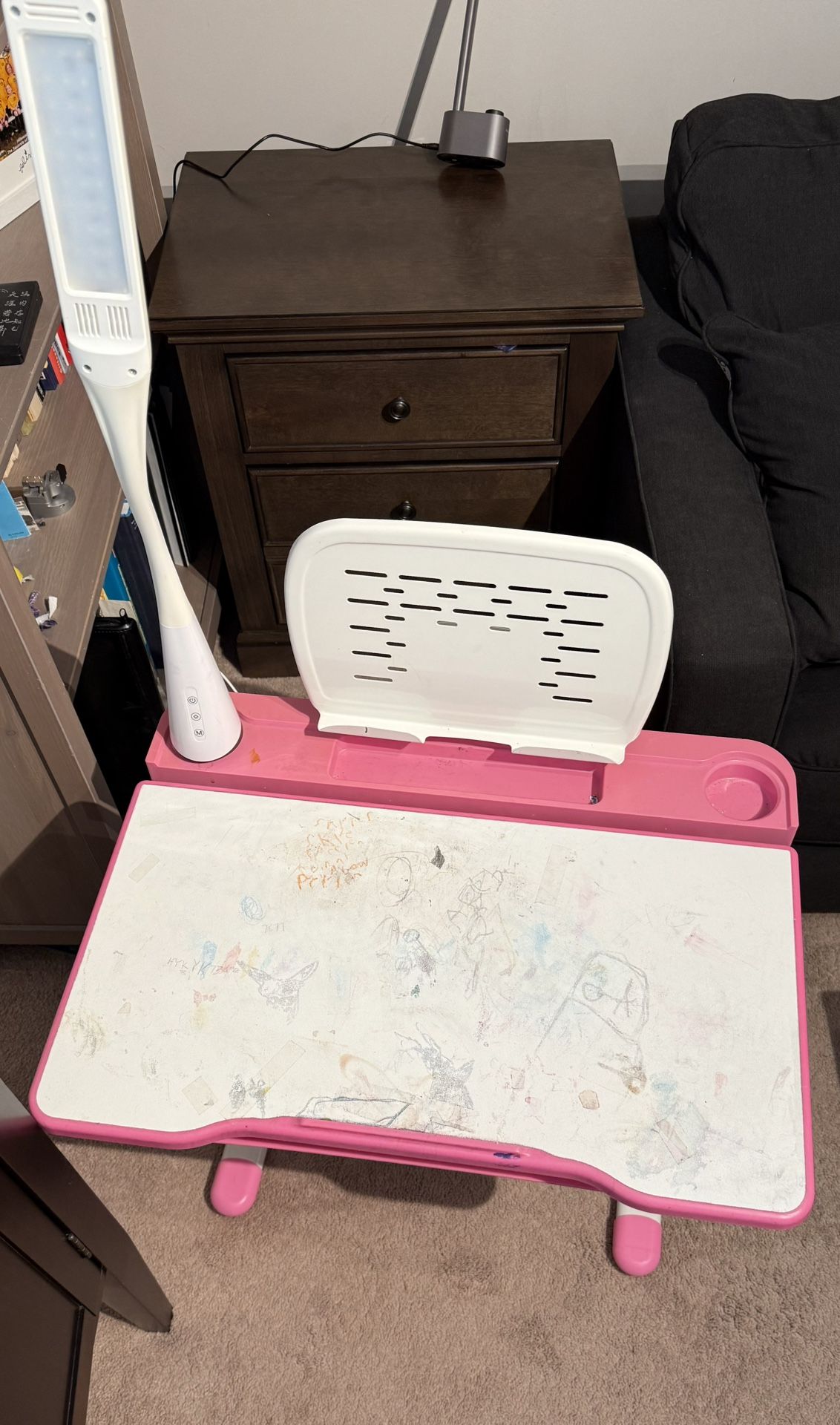 Free Kids Adjustable Desk With Light