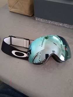 OAKLEY Snow Goggles