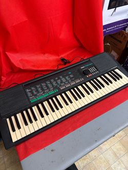 Yamaha Electric Piano Keyboard 61 Keys with Power Cable Works Great! $150 Firm