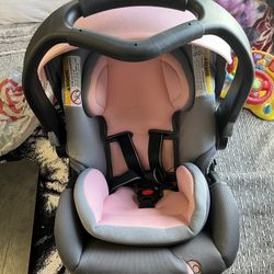 Baby trend Infant Car Seat With Base