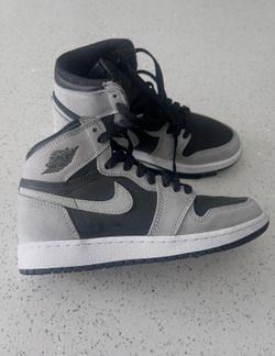 Jordan 1 high Shadow 2.0 (size 4.5 youth)