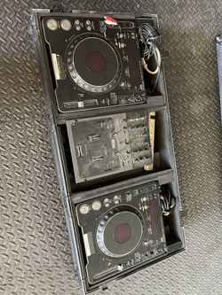 Cdj1000mk2s And Rane 56 Mixer With Coffin