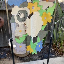 Lamb Springtime, Flowers Theme House Flag