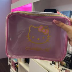 Hello Kitty Lunch Box /make Up Bag 