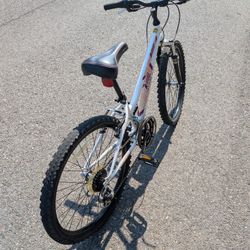 24" Girls 18 Speed