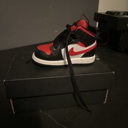 Jordan 1 MIDs Toddlers Size 4C