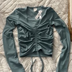 Victoria’s Secret Relay Ruched long sleeve top in XS