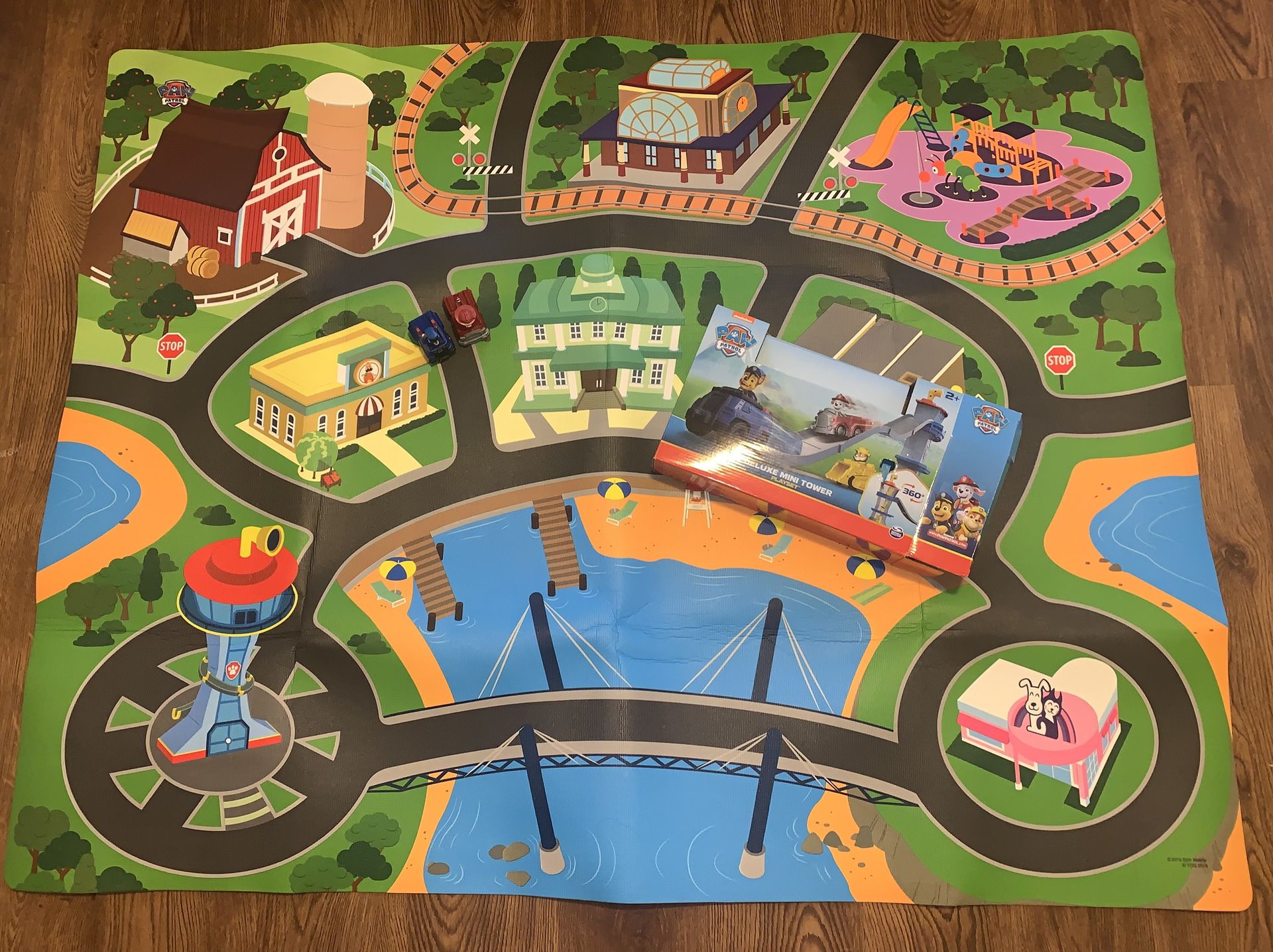 Paw Patrol Play Mat And Play Set