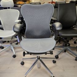 ☘️LIKE NEW!☘️HERMAN MILLER MIRRA 2 CHAIR FULLY LOADED WITH ALL OPTIONS INSTALLED RETAIL $1600 OUR PRICE ONLY $699 MANY AVAILABLE!  DELIVER-SHIP-PICKUP