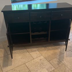 China Hitch And Wine Cabinet