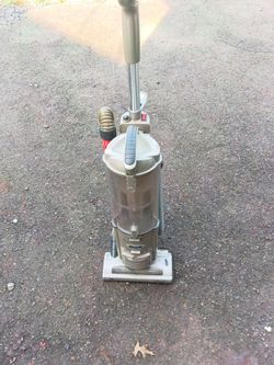 Shark Navigator Deluxe Upright Vacuum (Model NV42)