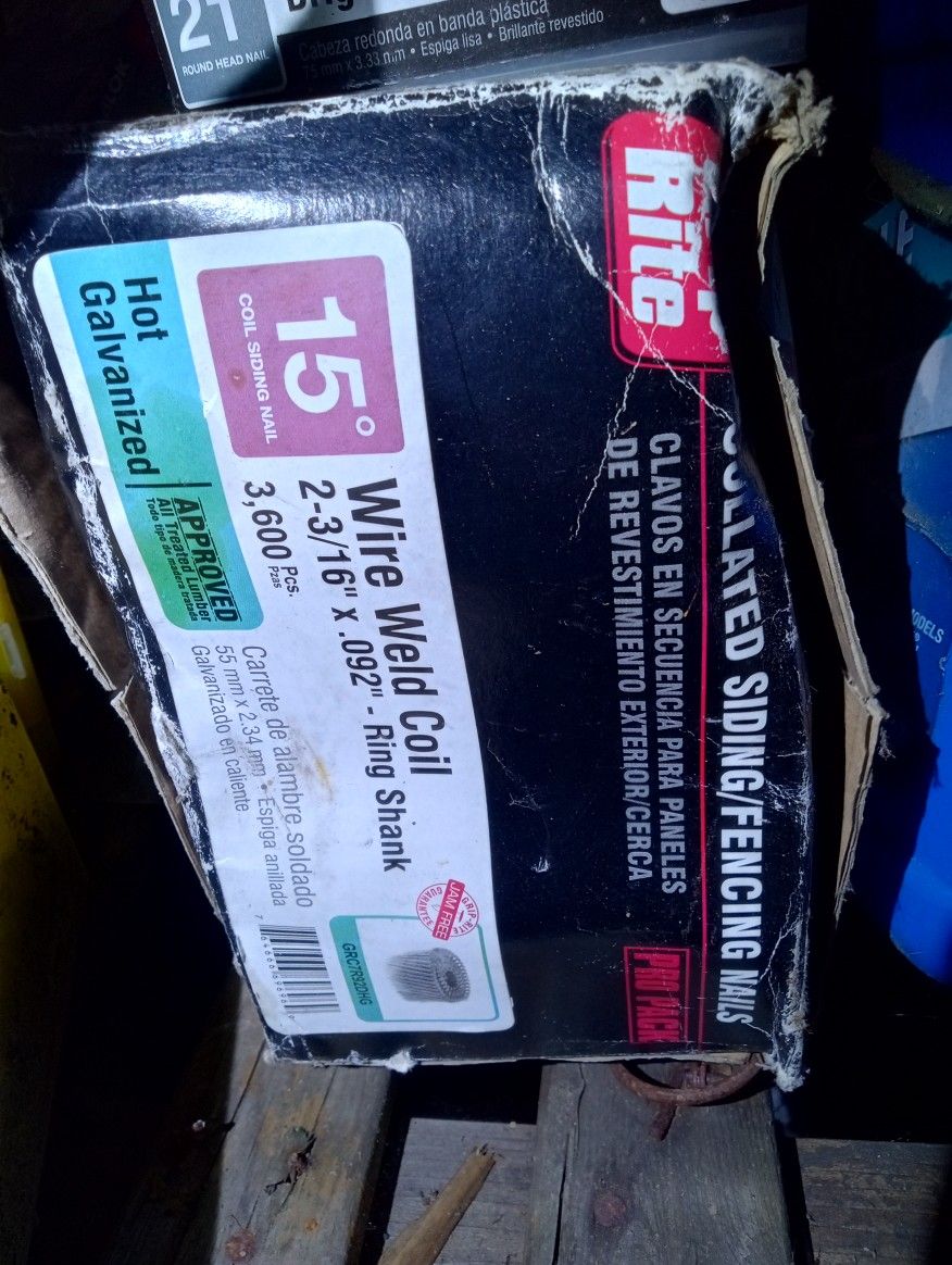Wire Coil Roof Nails 15deg, 3600 Count