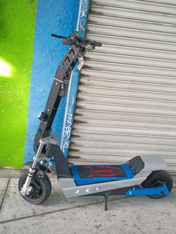 TOMOFREE 1.7 E. SCOOTER 60V 35Ah +50MPH-RANGE45 MILES-TIRES 11IN. LOAD CAP.330LBS