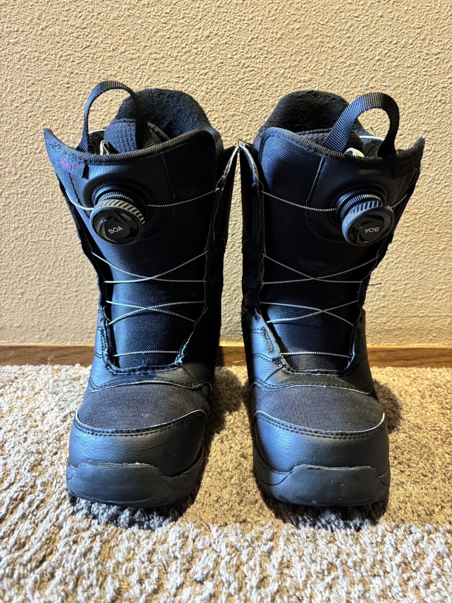 Burton Women’s Mint BOA Snowboard Boots Size 6.5