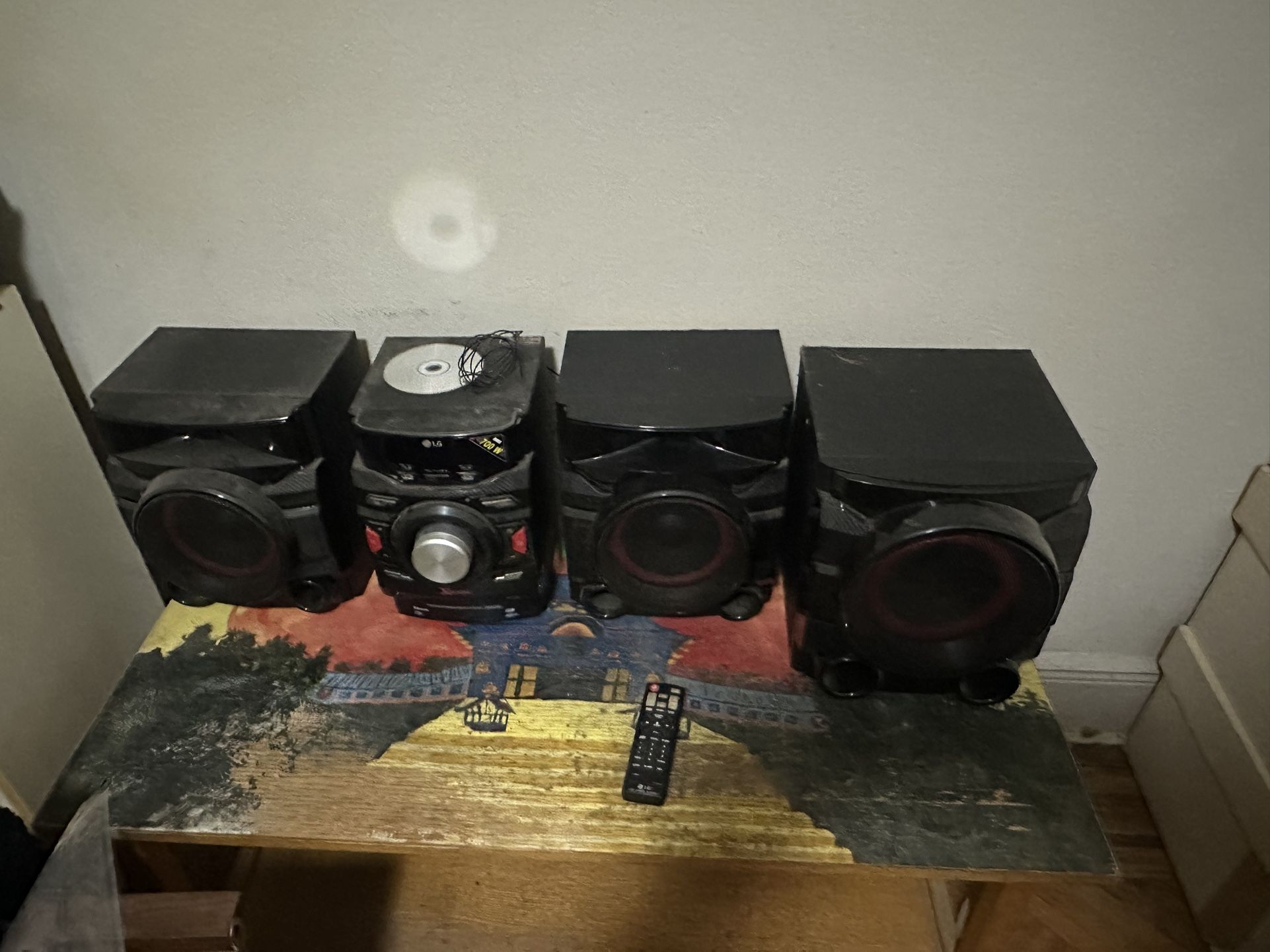 LG XBOOM 700W 2.1ch Mini Shelf System Built-in Sub and Bluetooth