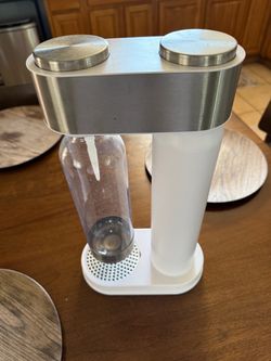 Sparking water maker
