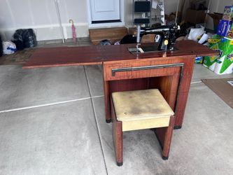 Singer Deluxe Desk Model sewing machine